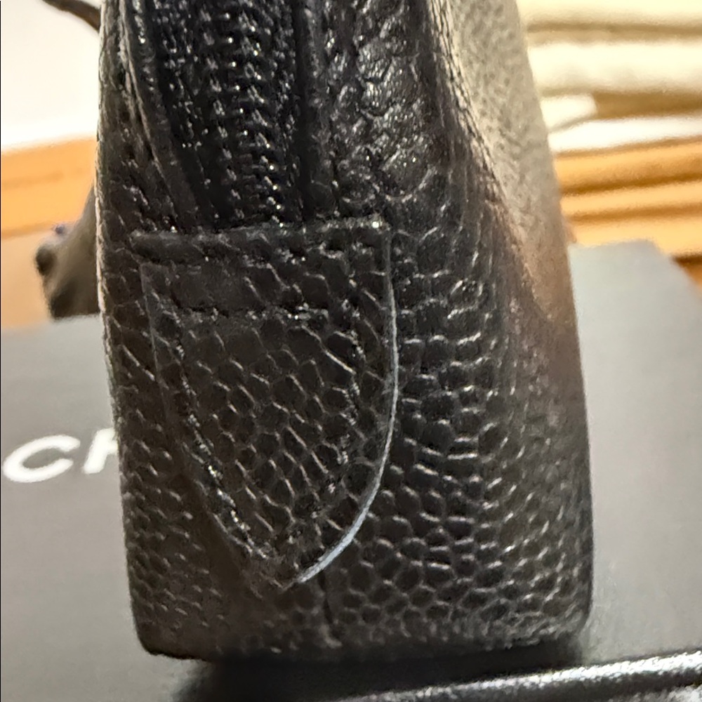 CHANEL Black Grained Leather Cosmetic Case - Picture 6 of 9